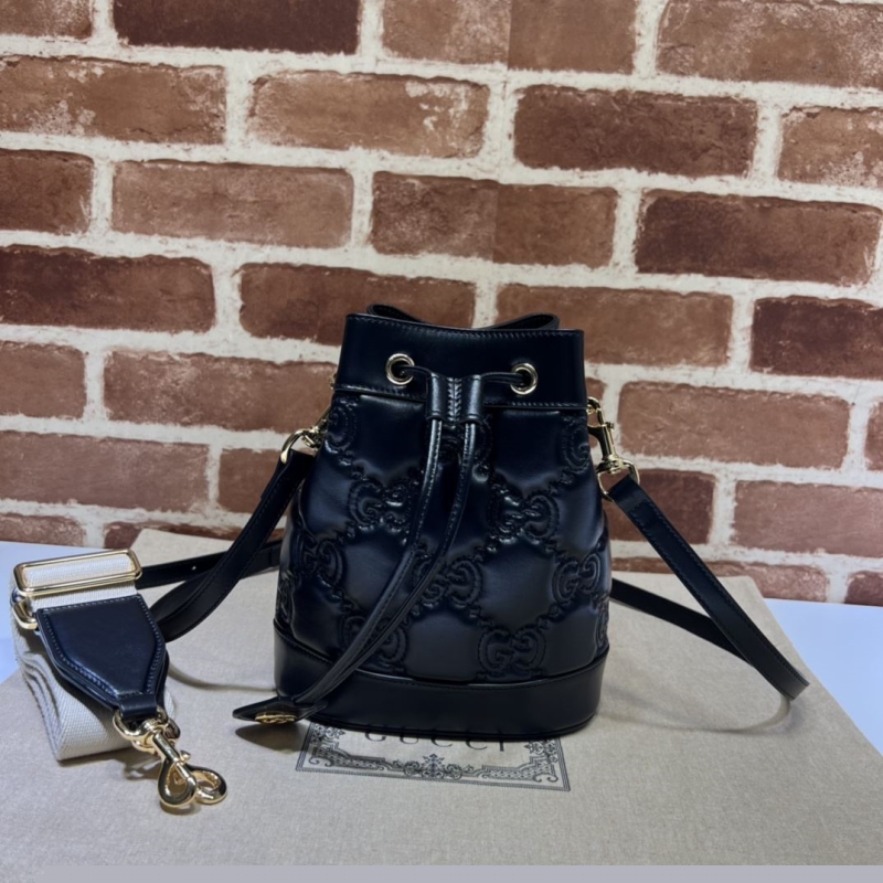 G*u*i bucket bags